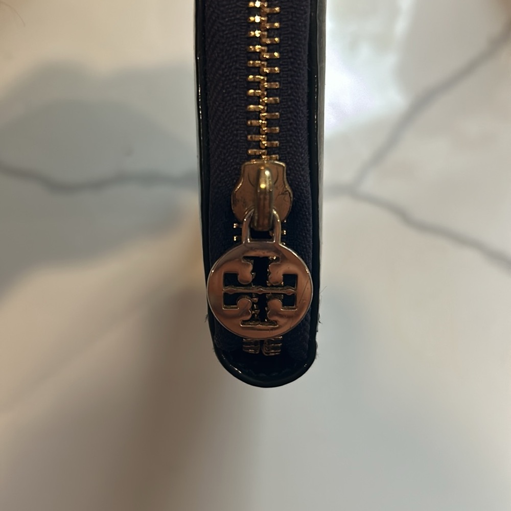Tory Burch Patent Leather Continental Purple Wallet - Picture 6 of 11